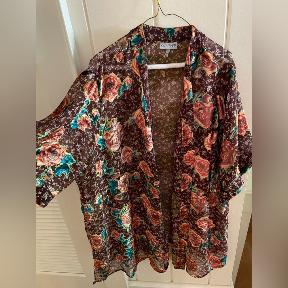 Catherine’s velvet burnout kimono. Size 2X/3X. Beautiful fall colors!